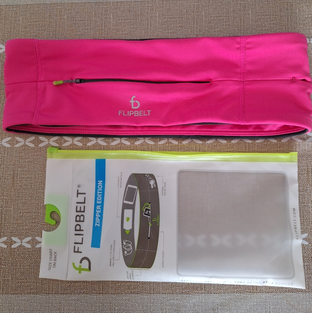 NWOT Flipbelt zipper edition size Small